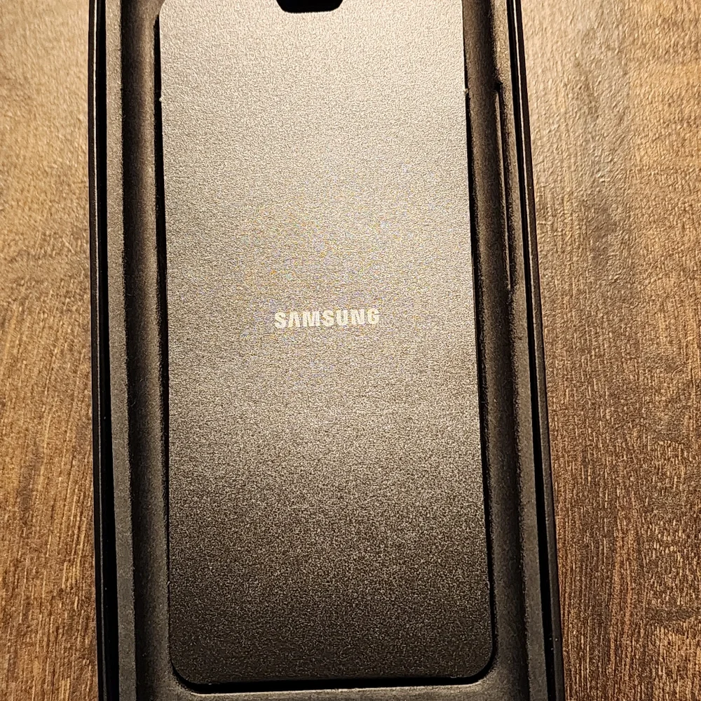 Samsung S20 Ultra 5G box with headphones - Picture 7 of 9